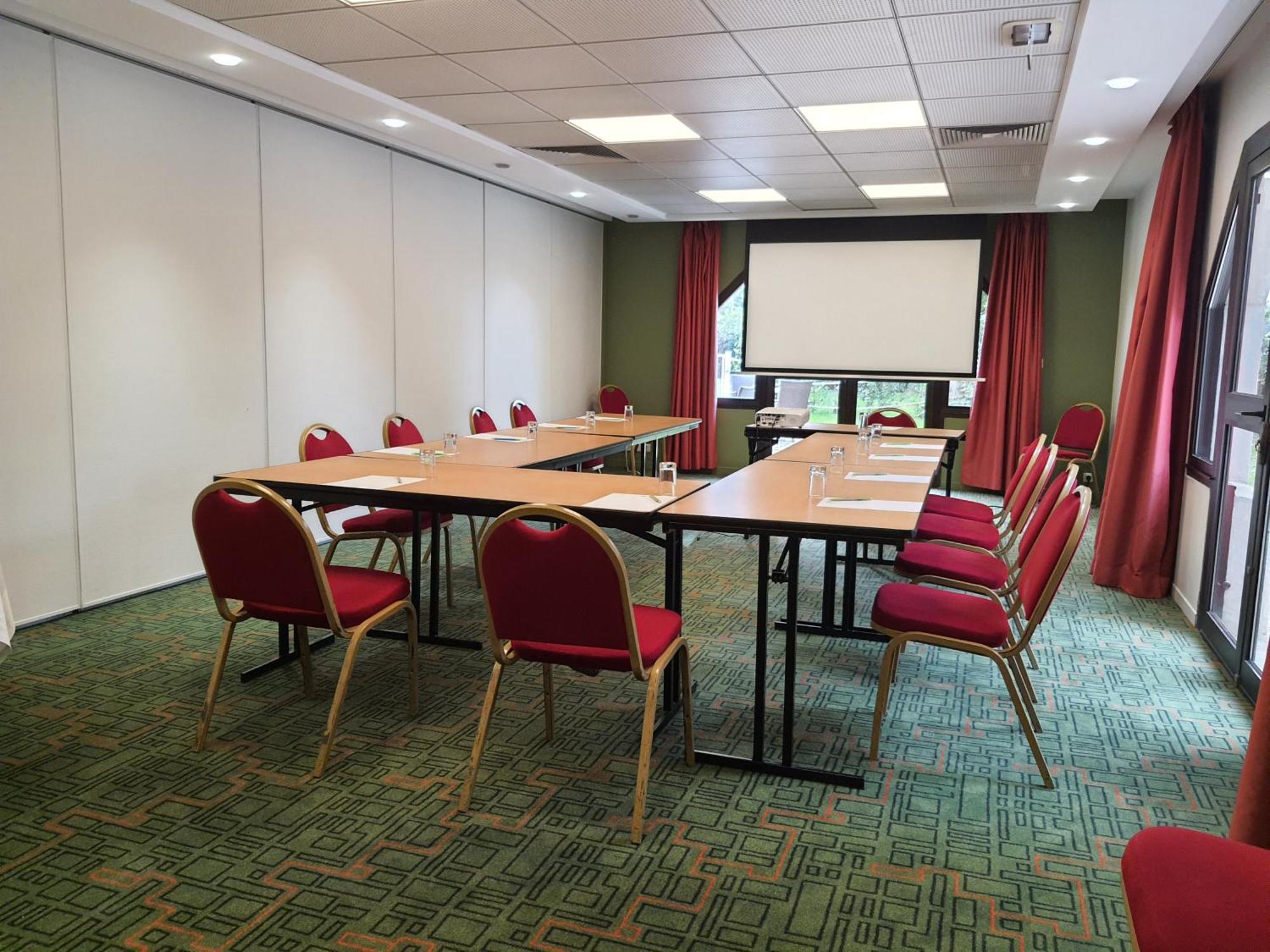 Ibis Styles Lisieux Normandie Exterior foto