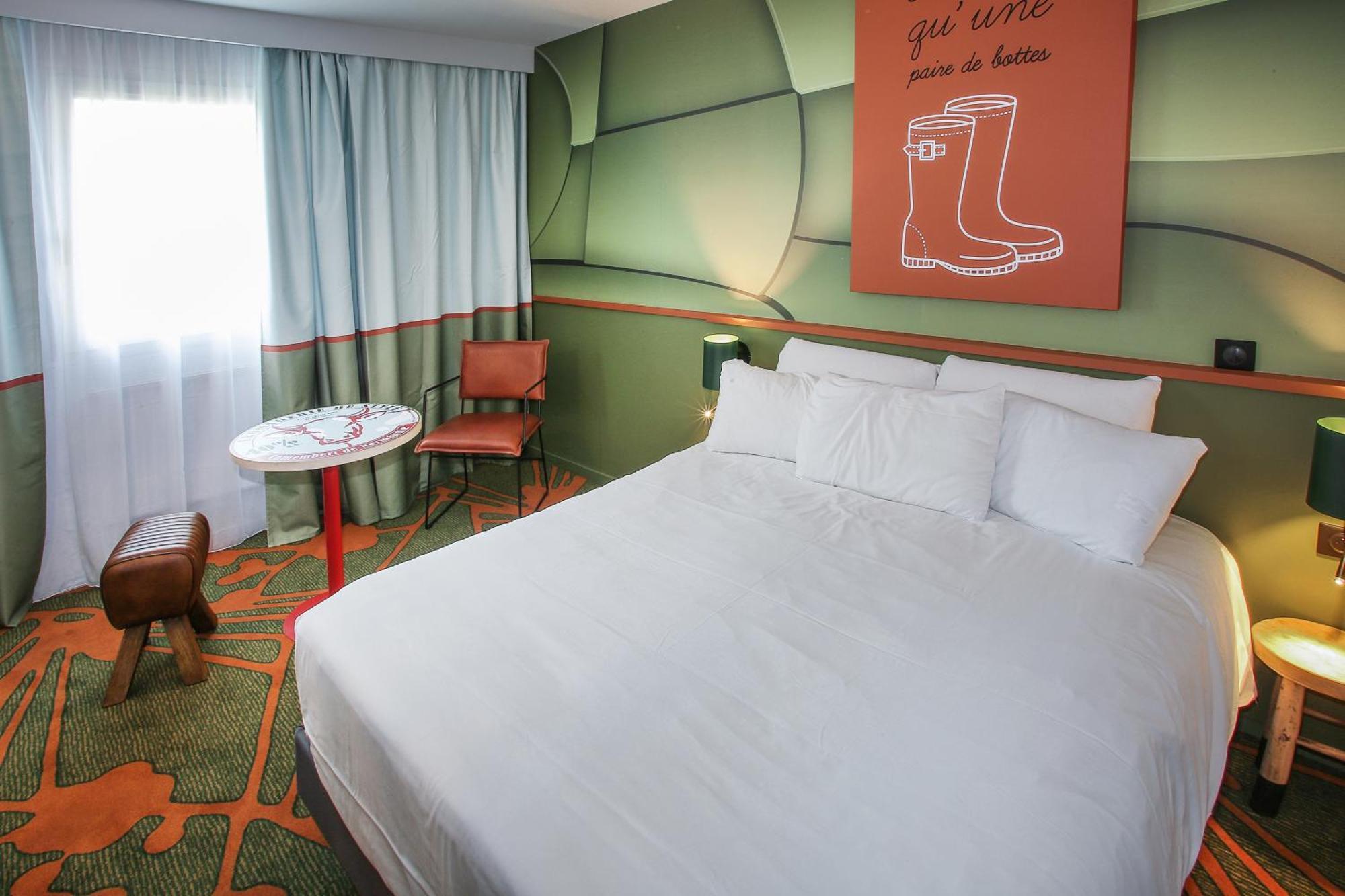 Ibis Styles Lisieux Normandie Exterior foto