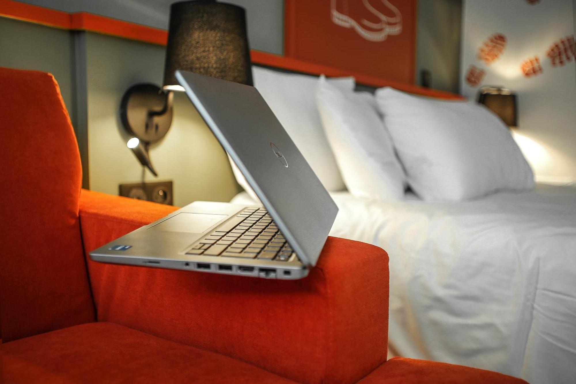 Ibis Styles Lisieux Normandie Exterior foto