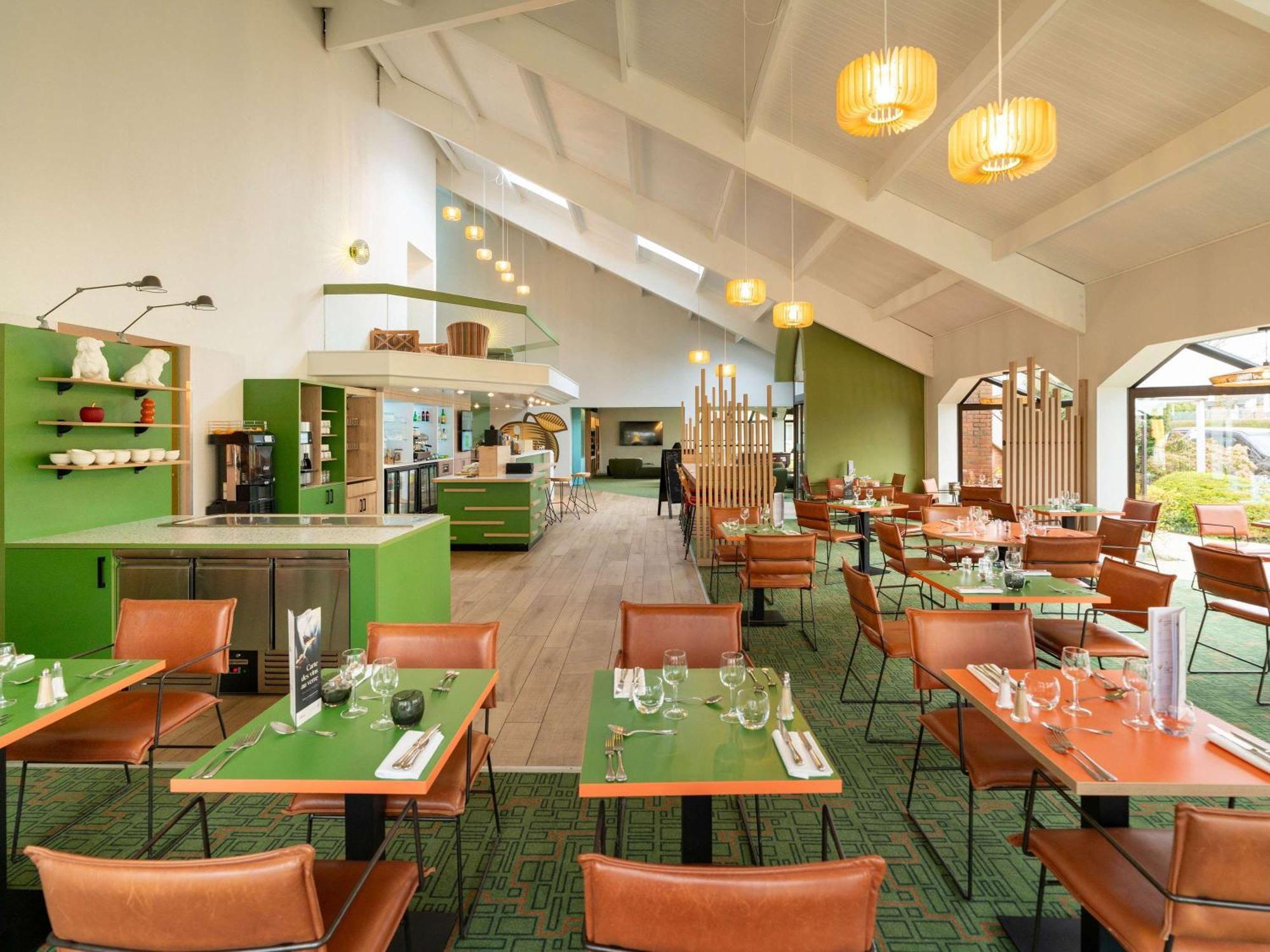 Ibis Styles Lisieux Normandie Exterior foto